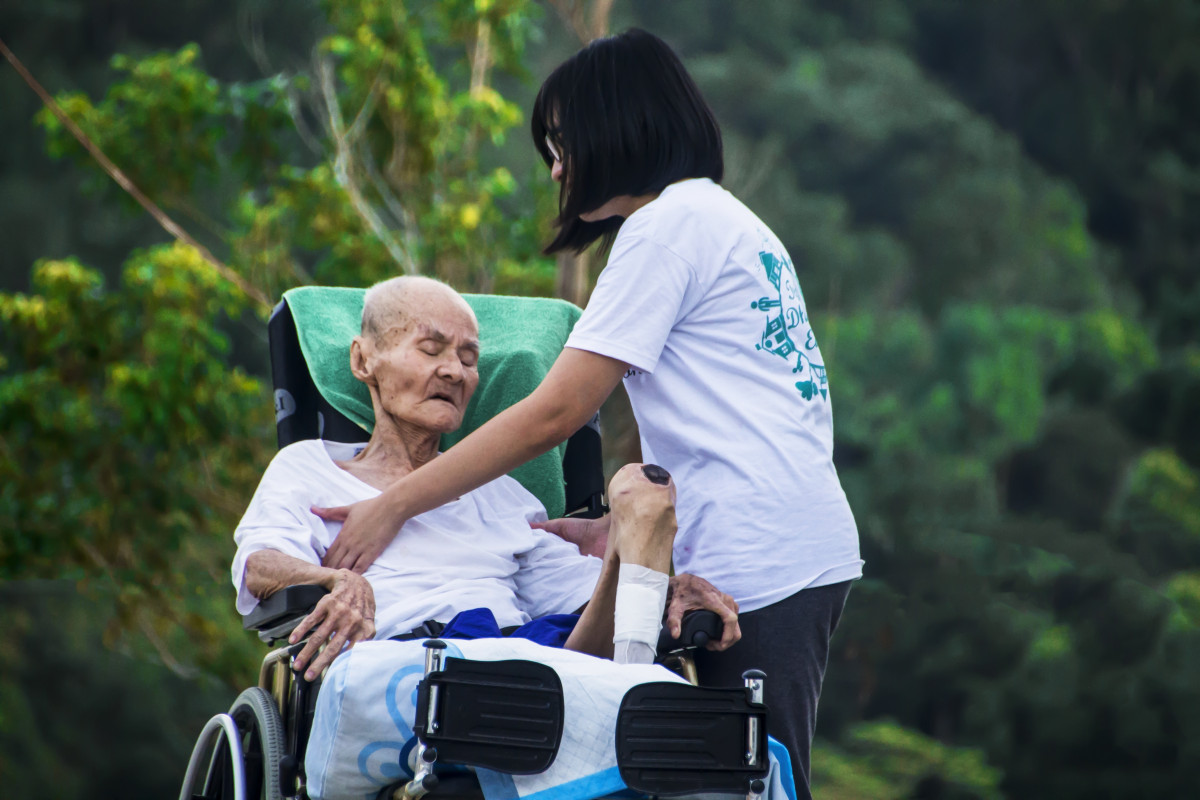 End of Life and Palliative Care Online Course UK care worker training